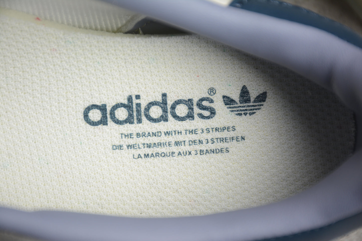 Gazelle blanco hueso y navy