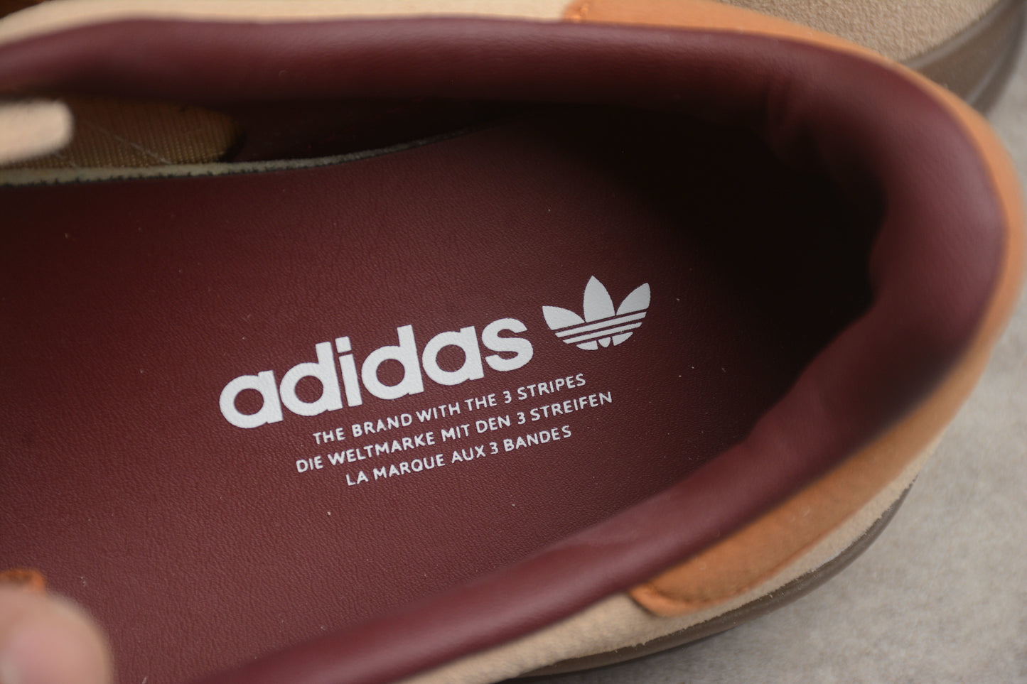 Gazelle beige y marrón