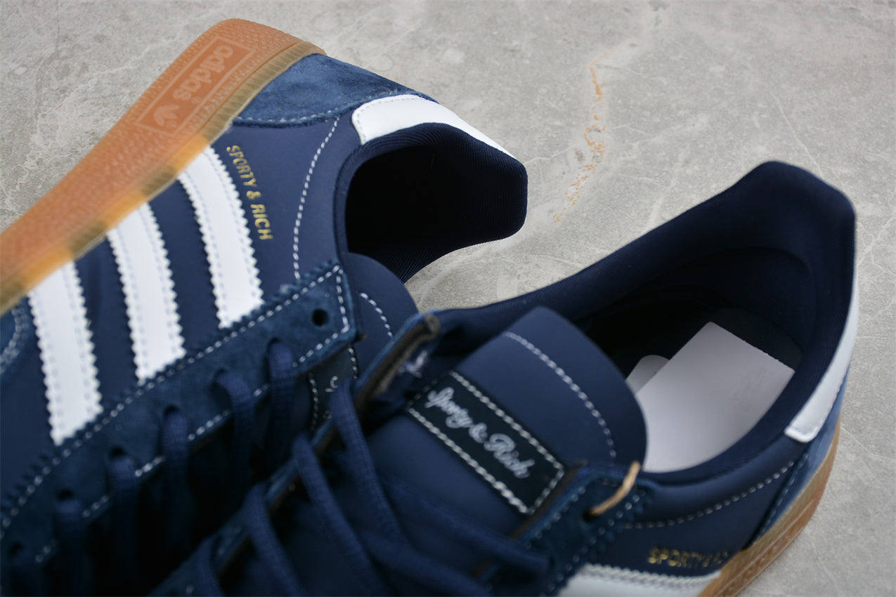 Sporty & Rich navy y azul cielo
