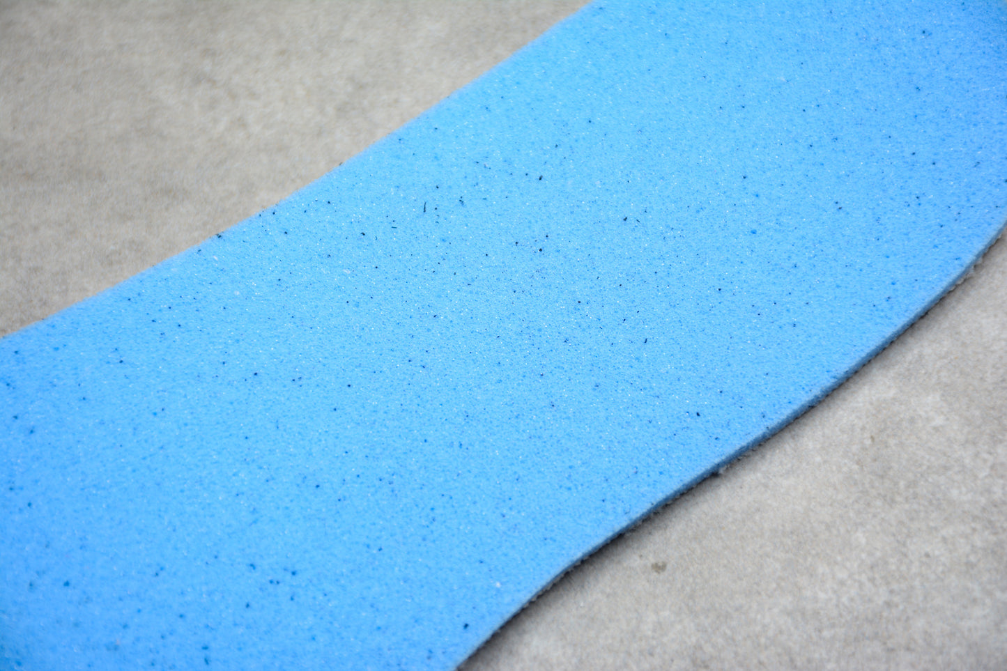 NB 327 negro y blanco roto