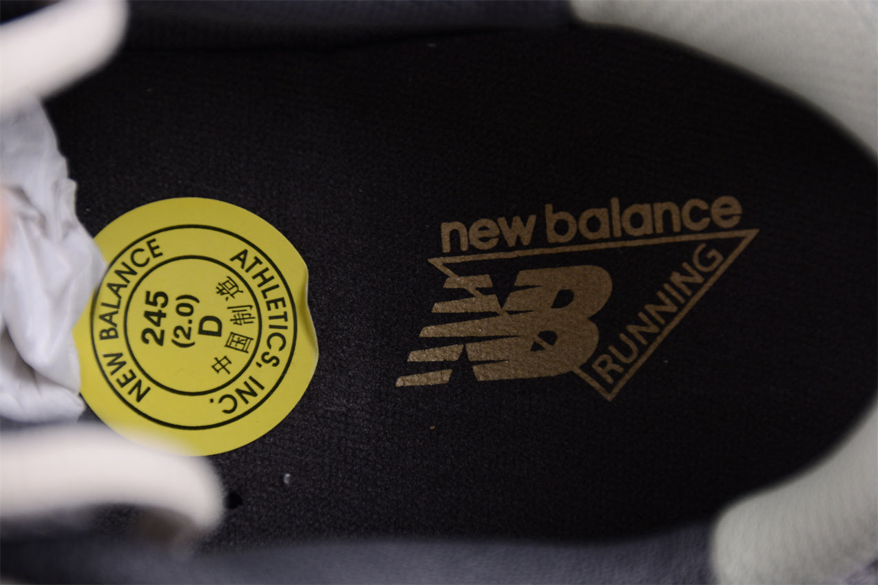 NB 530 plateado y beige