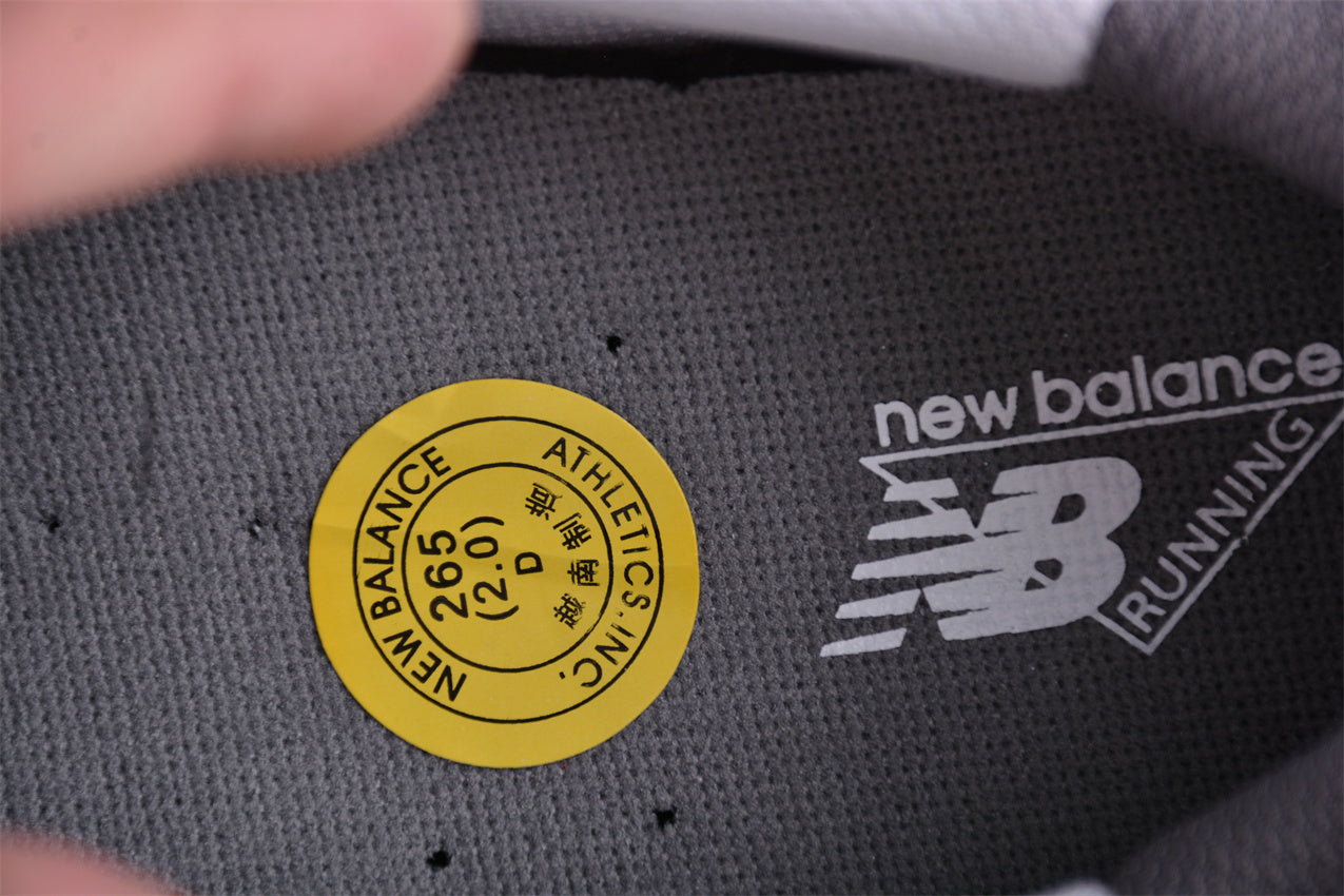 NB 530 gris con suela crema