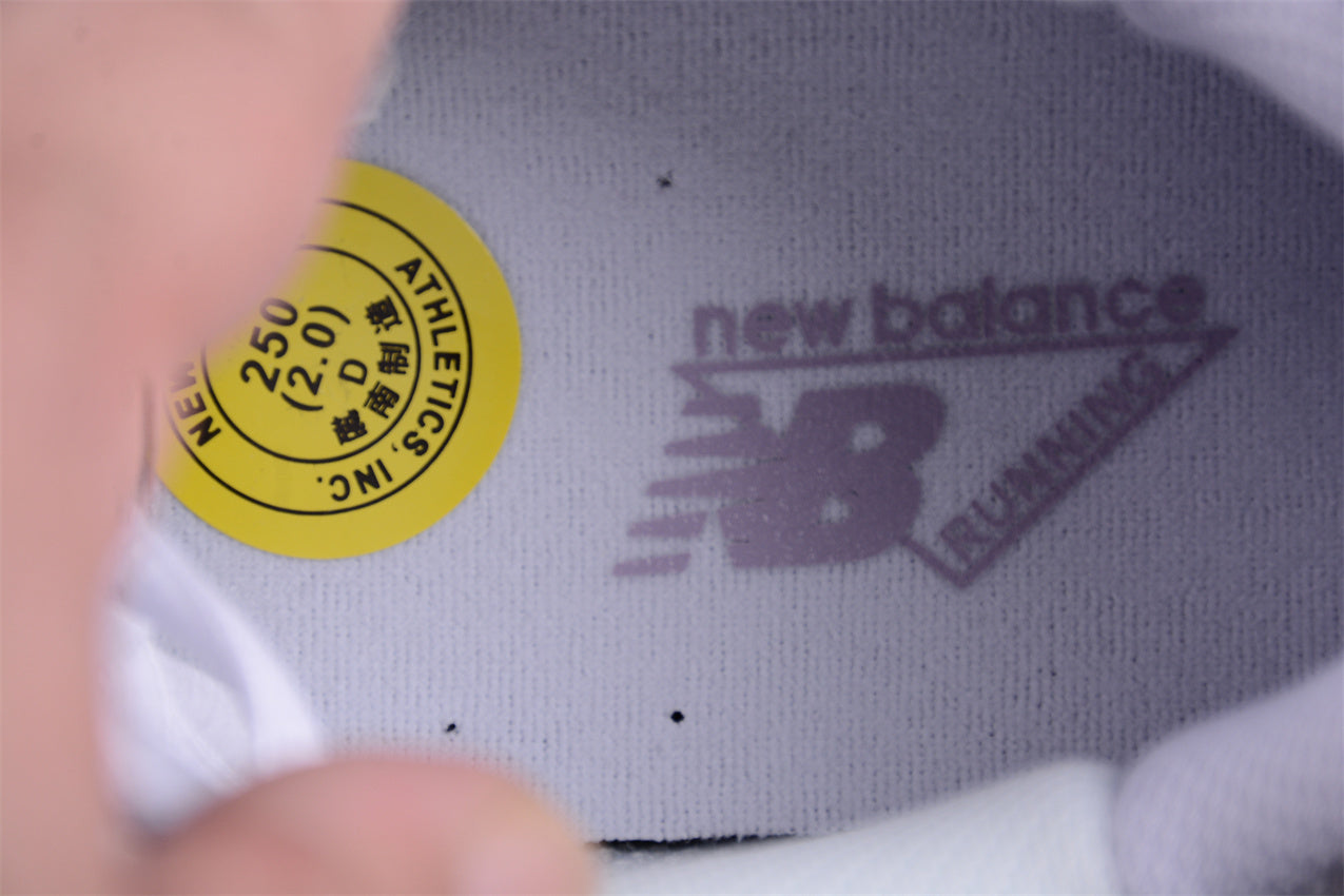 NB 530 blanco y lila