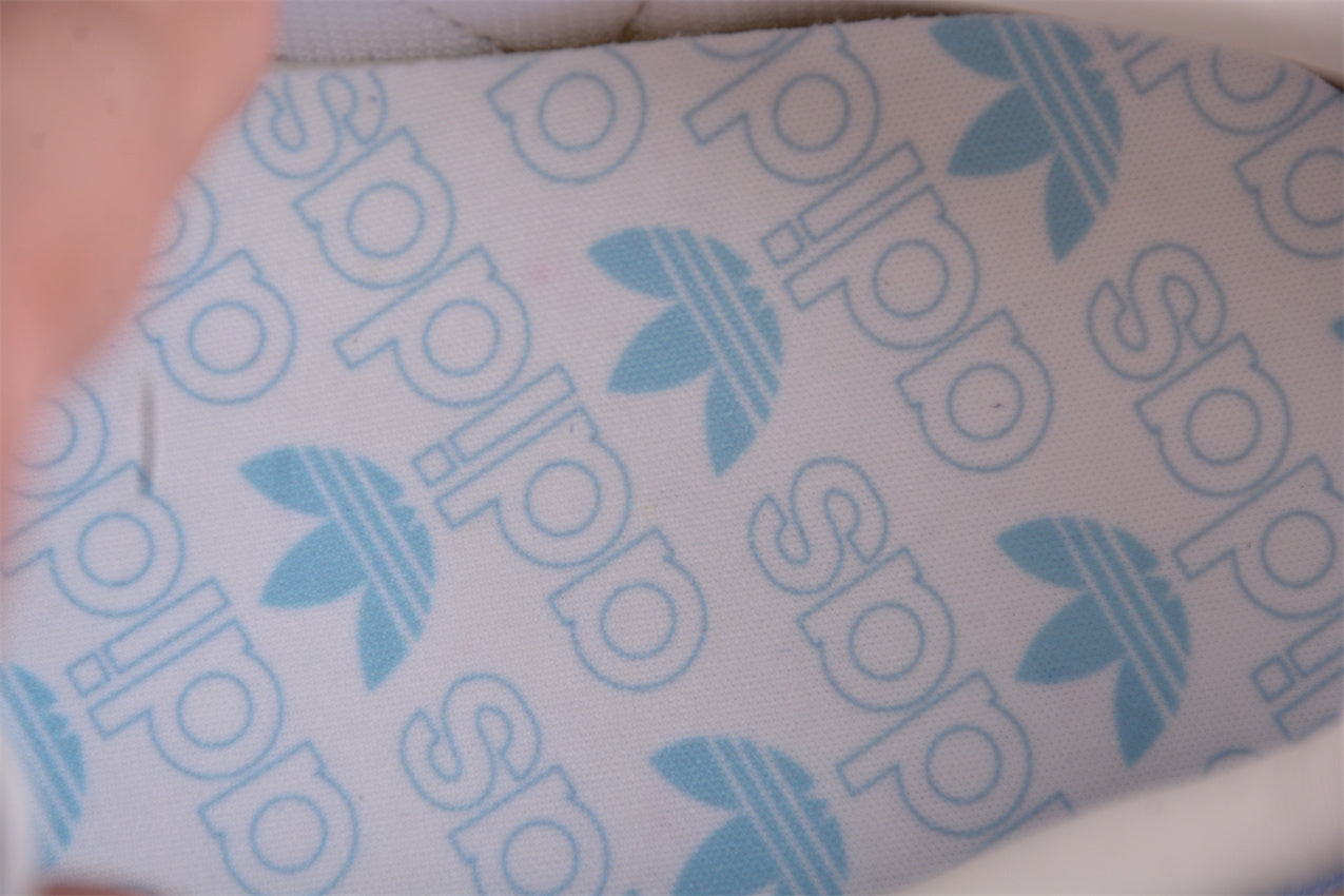 Handball Spezial blanco y azul cielo