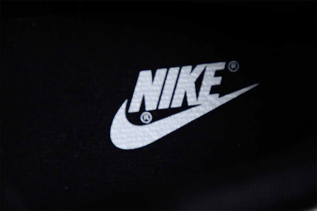 Dunk Low “Calsonic Nissan Impul” negro y blanco