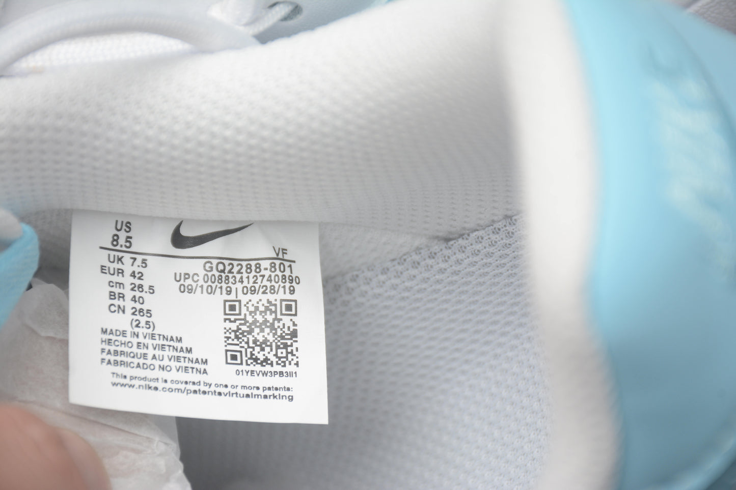 Air Force 1 Low “Love Real" blanco y azul cielo