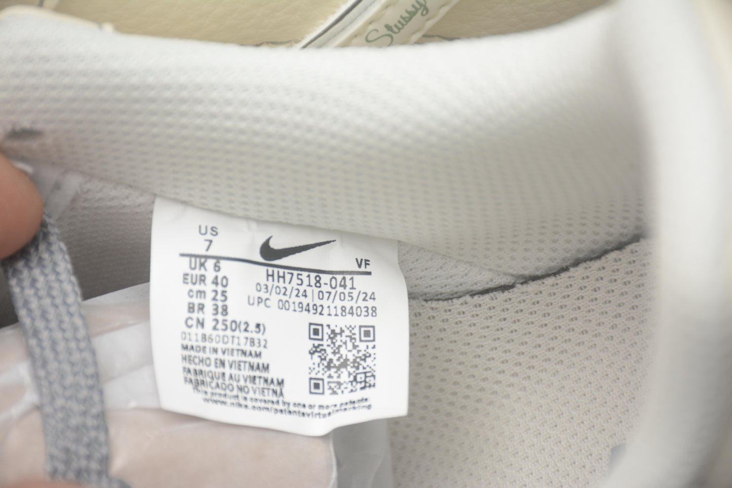 Air Force 1 Low x Stussy beige y gris