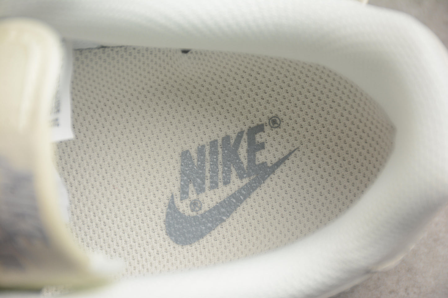 Air Force 1 07 beige crema y gris medio