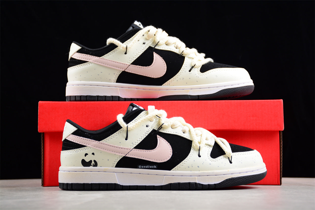 Dunk Low blanco hueso, negro y rosa