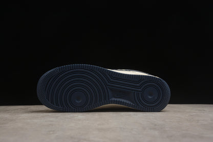 Air Force 1 Low x Undefeated “5 On It” crema claro y navy