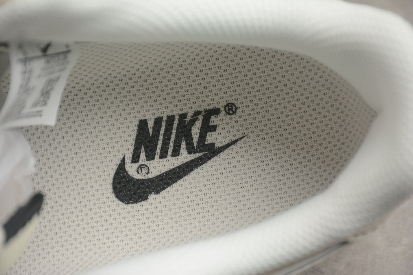 Air Force 1 07 beige y negro