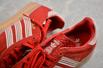 Gazelle rojo y beige