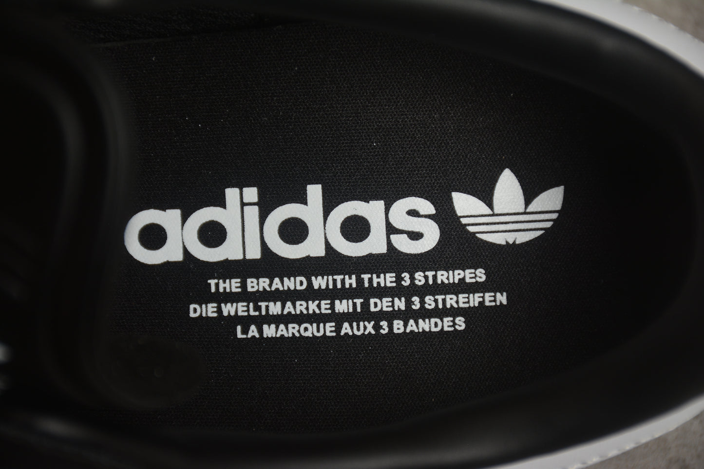 Gazelle negro y blanco