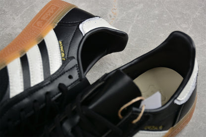 INVINCIBLE x Handball Spezial negro y blanco