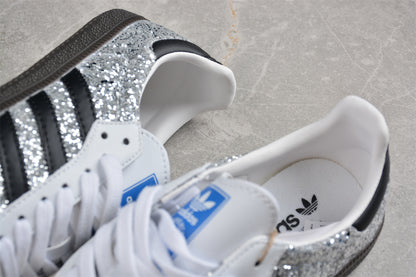 Samba OG plateado con negro