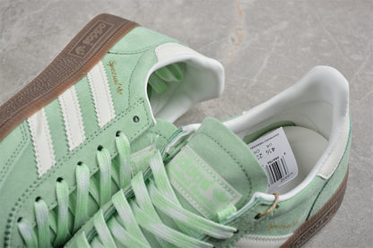 Handball Spezial verde menta y blanco