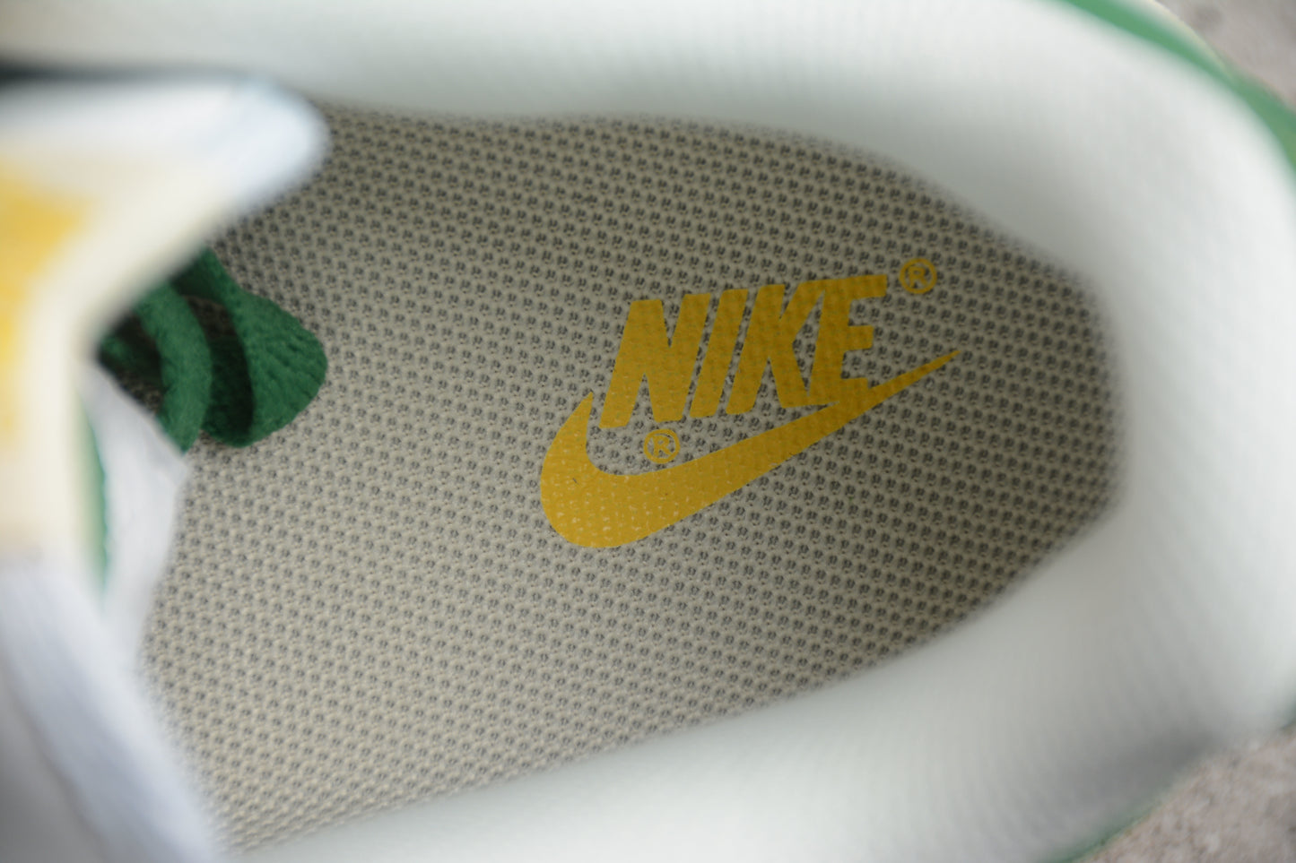 Air Force 1 07 blanco y verde