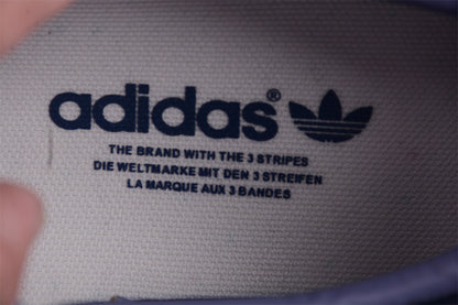 Gazelle blanco y navy