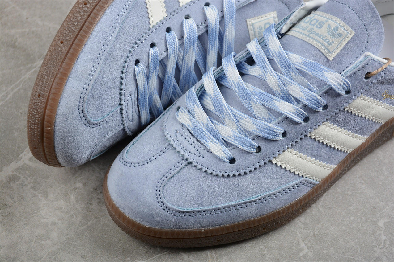 Handball Spezial azul celeste y blanco