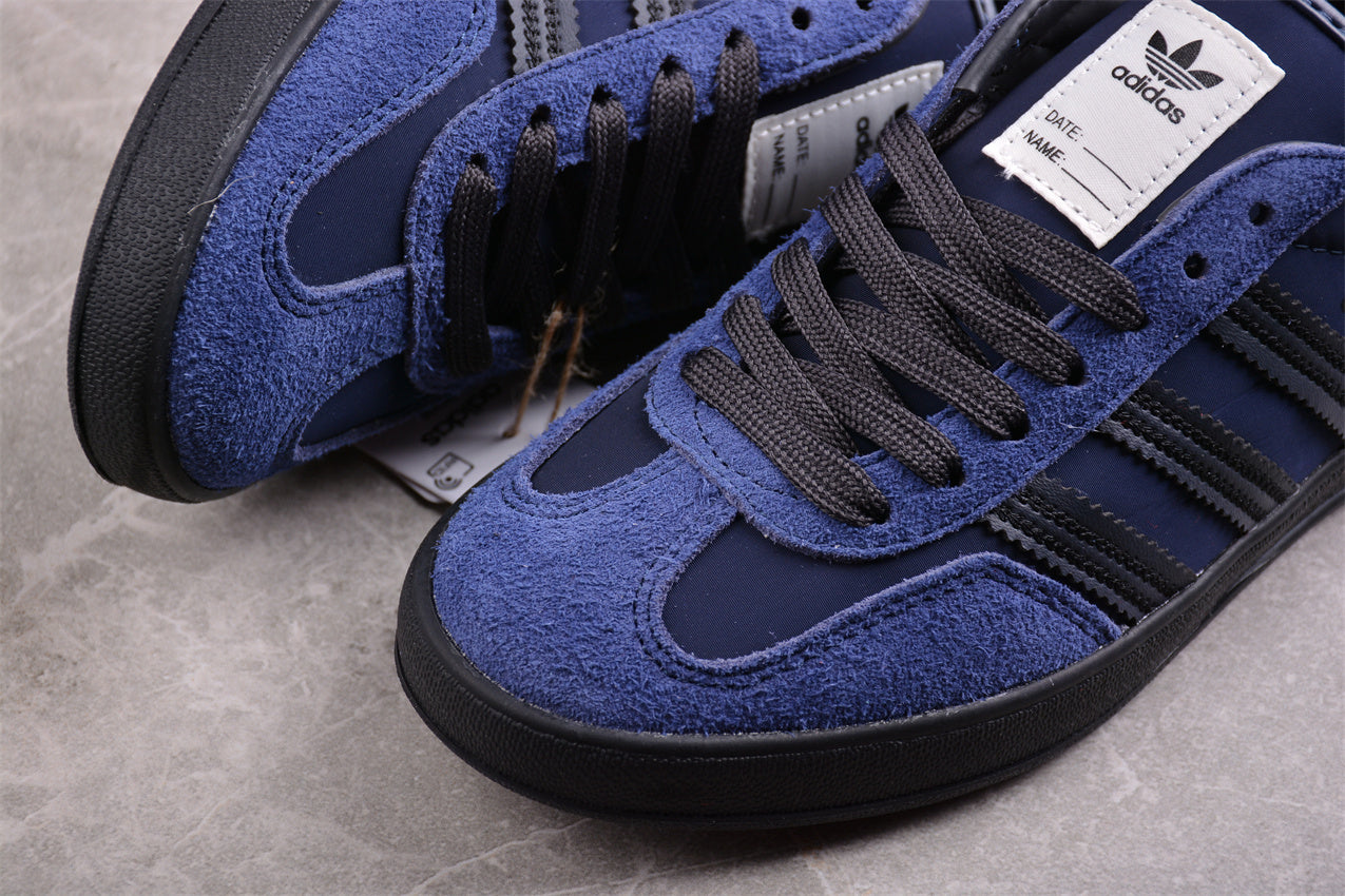 Gazelle navy y jeans