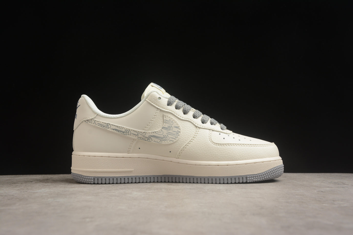 Air Force 1 07 beige crema y gris medio