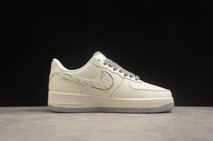 Air Force 1 Low x Stussy beige y gris