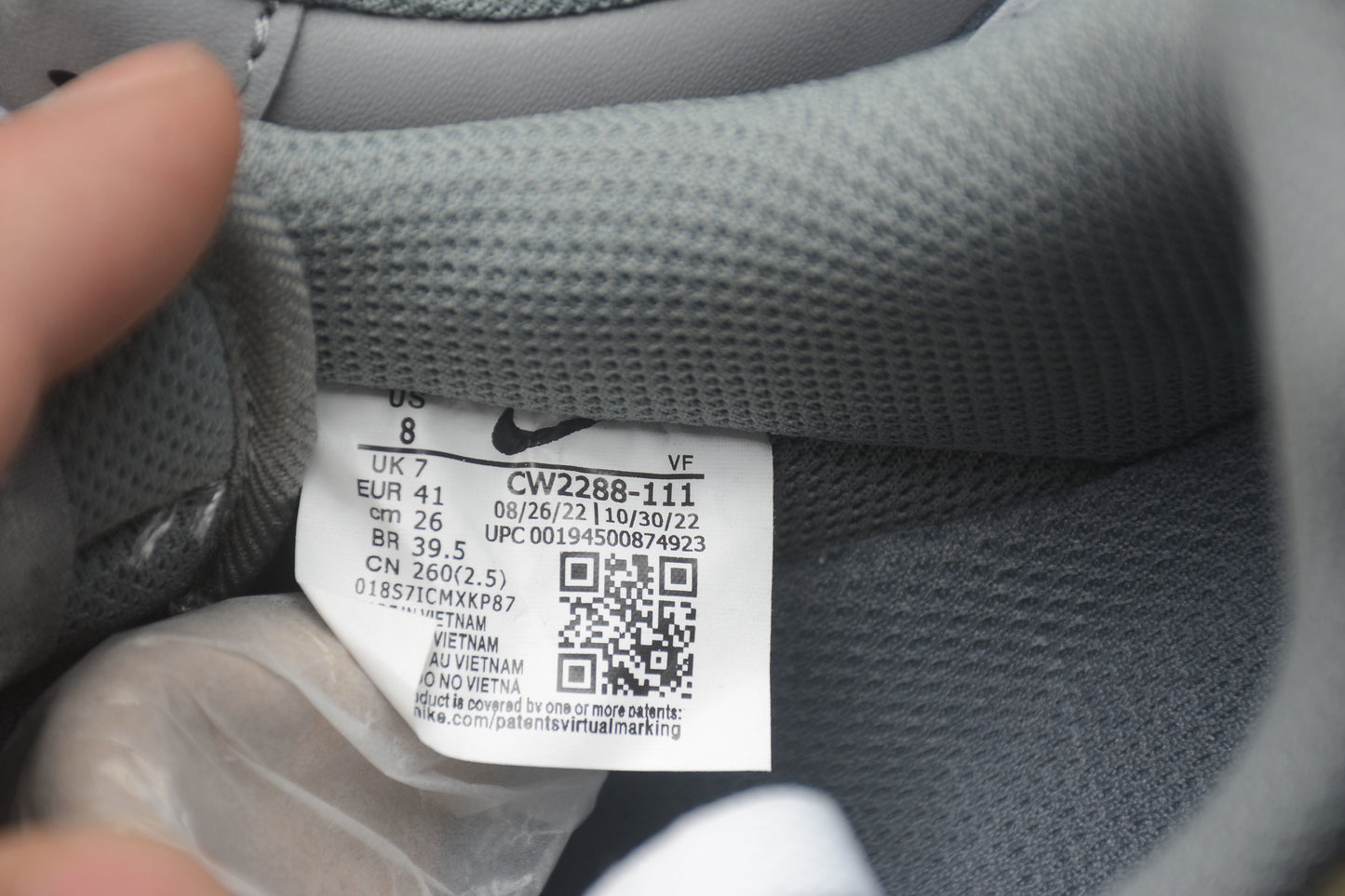 Air Force 1 07 cinza oscuro y blanco