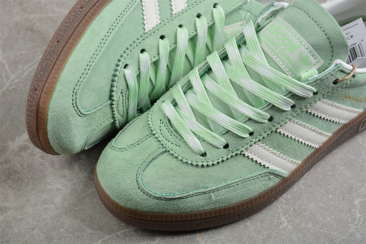 Handball Spezial verde menta y blanco