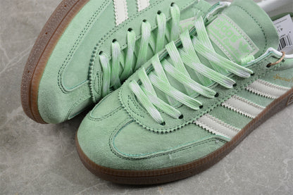 Handball Spezial verde menta y blanco