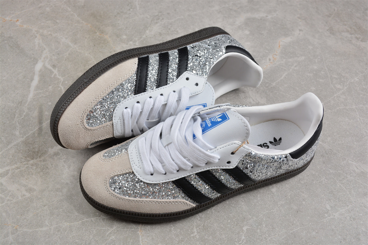 Samba OG plateado con negro