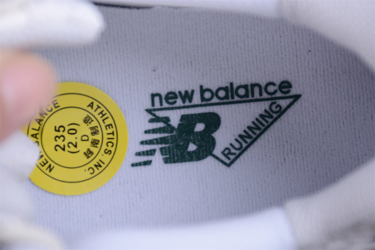 NB 530 blanco y verde menta