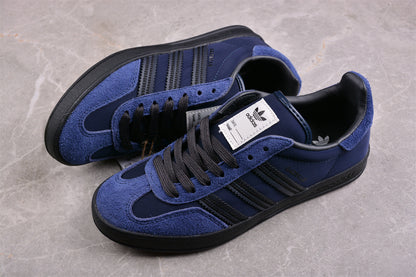 Gazelle navy y jeans