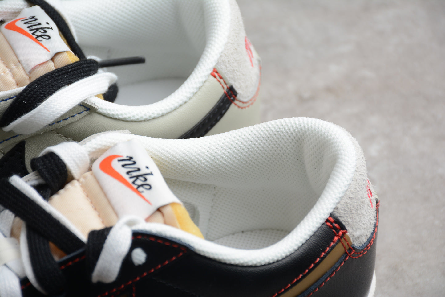 Blazer Low ‘77 PRM “Swoosh 50th Anniversary” negro, beige y dorado