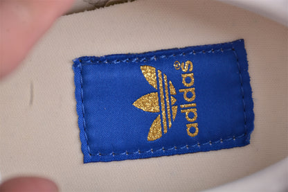 Gazelle blanco y azul