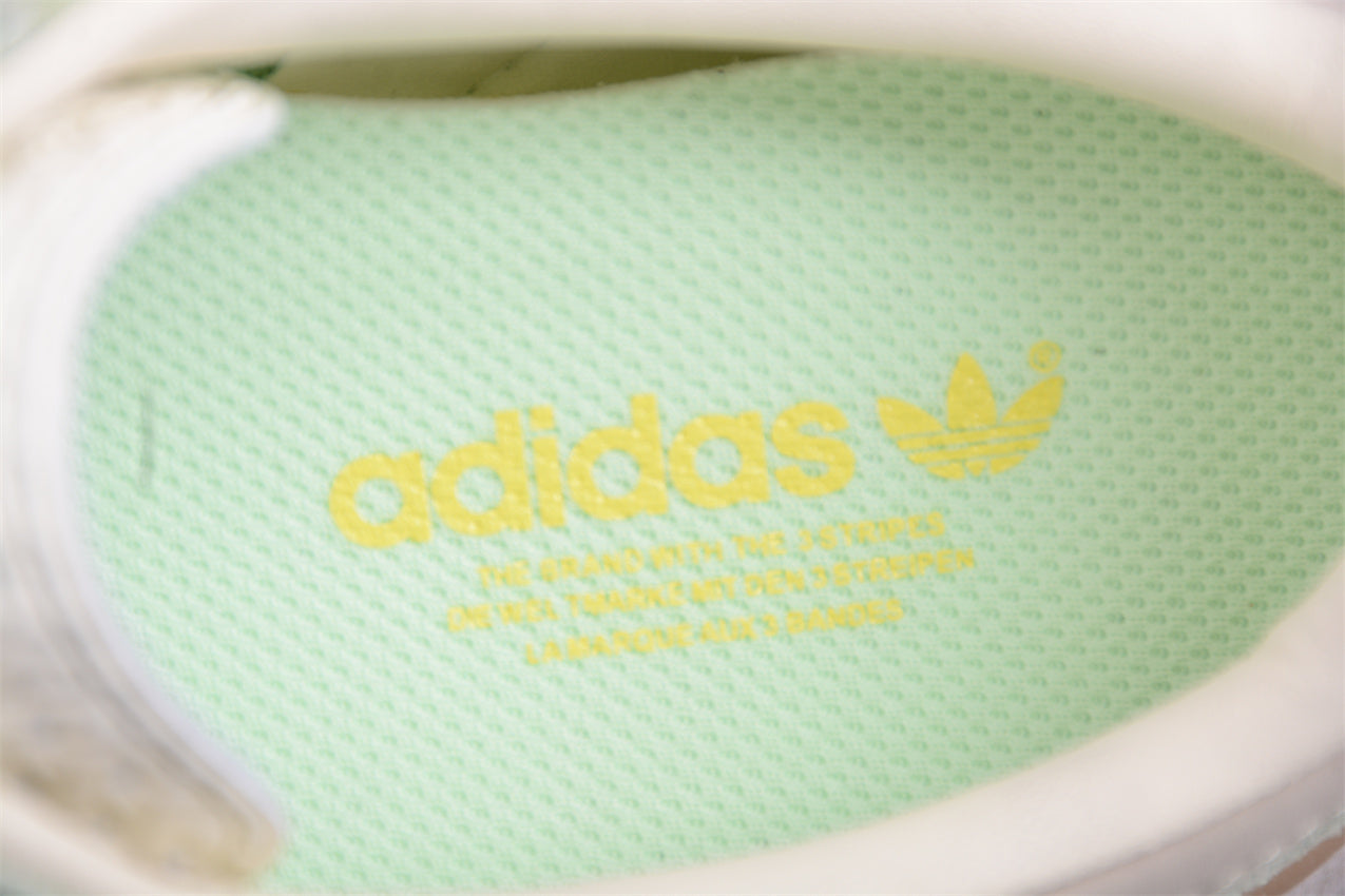 Gazelle verde pastel y blanco