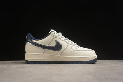Air Force 1 Low x Undefeated “5 On It” crema claro y navy