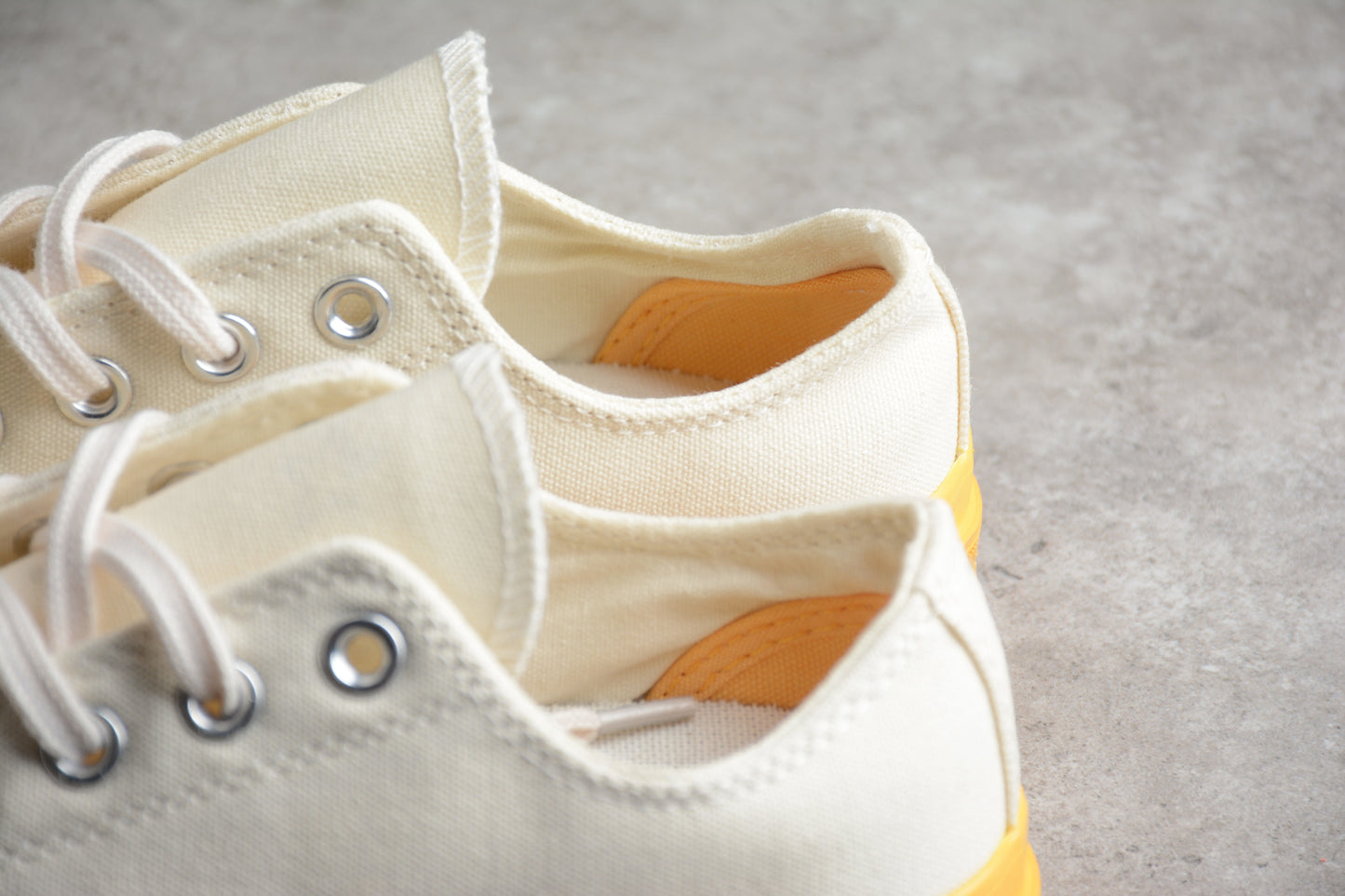 Chuck 70 Low beige y amarillo