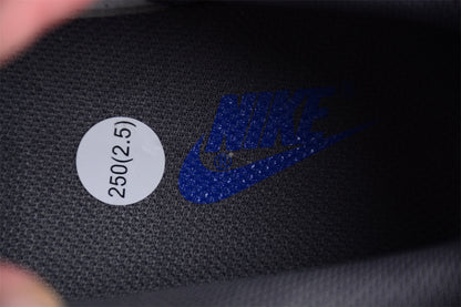 Dunk Low blanco, gris y negro