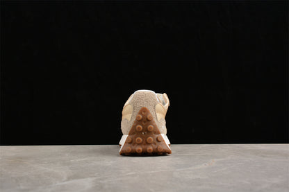 NB 327 beige y blanco