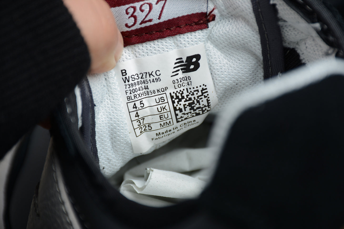 NB 327 negro y blanco roto