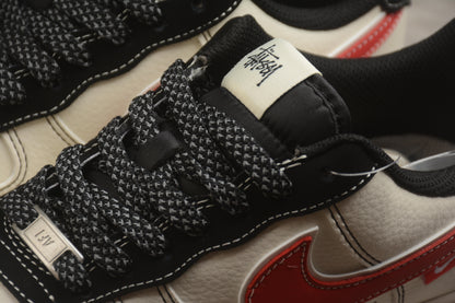 Air Force 1 07 x Stüssy beige claro, rojo carmesí y negro