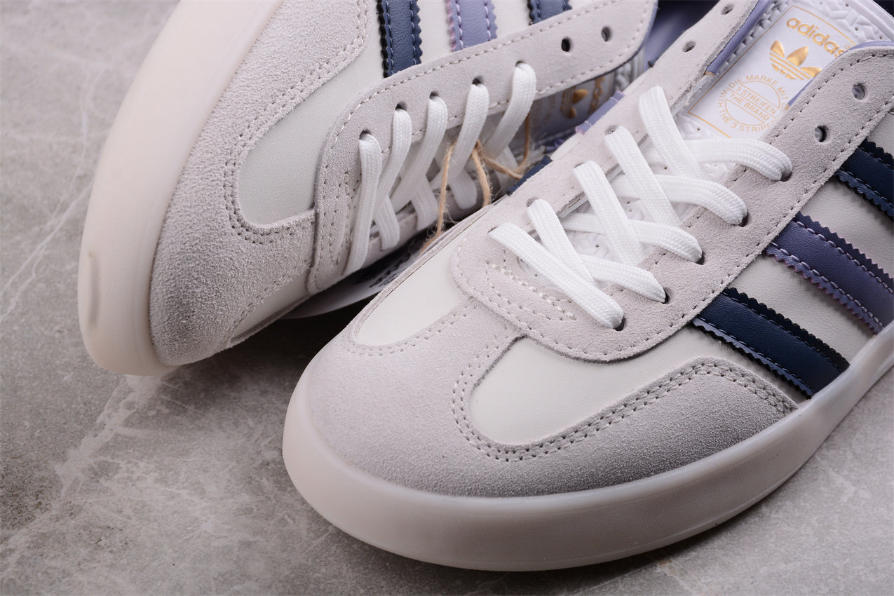Gazelle blanco y navy
