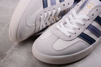 Gazelle blanco y navy