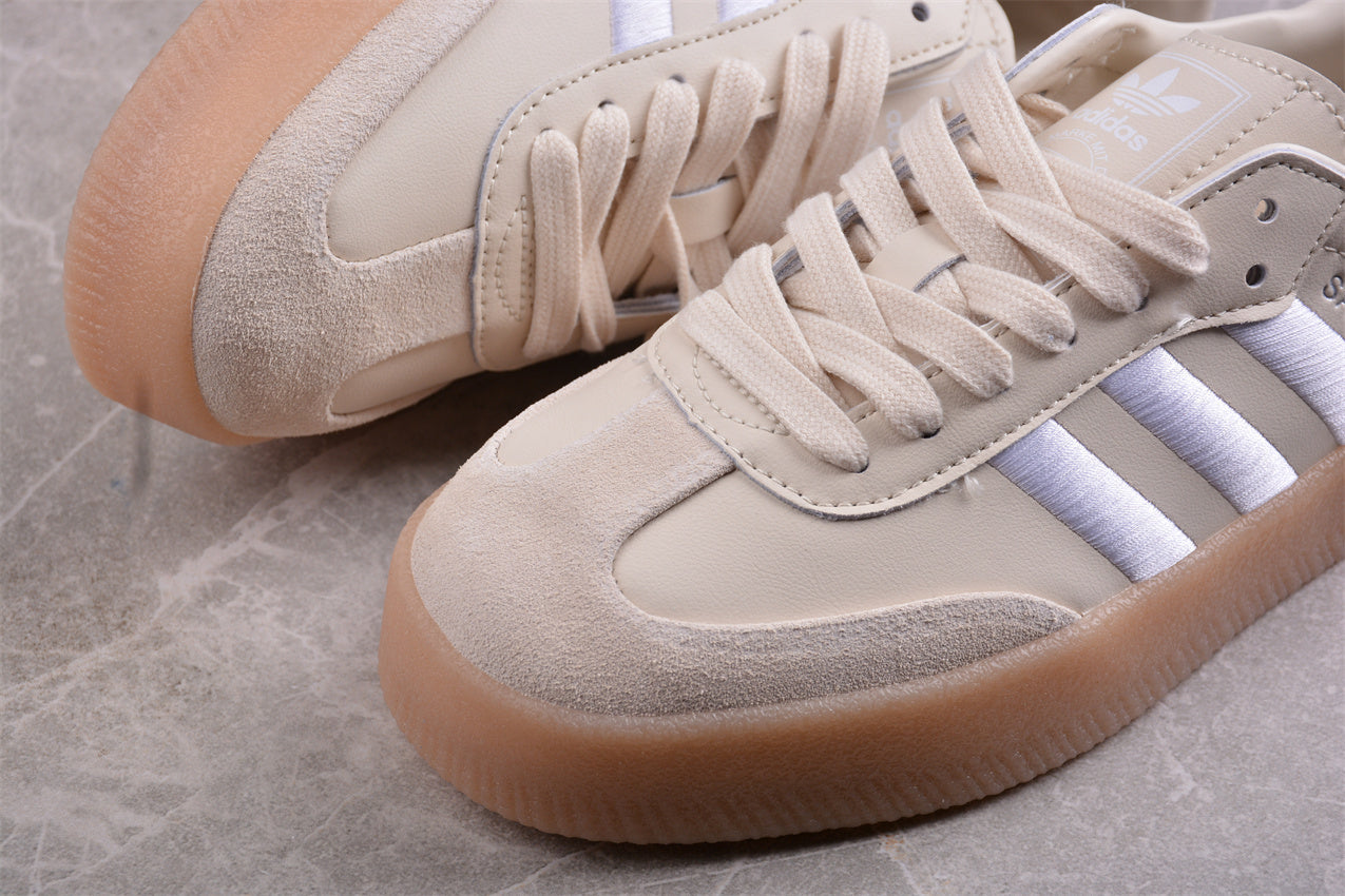 Sambae W plataforma beige y silver