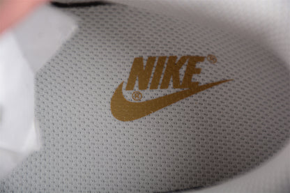 Dunk Low beige y crema