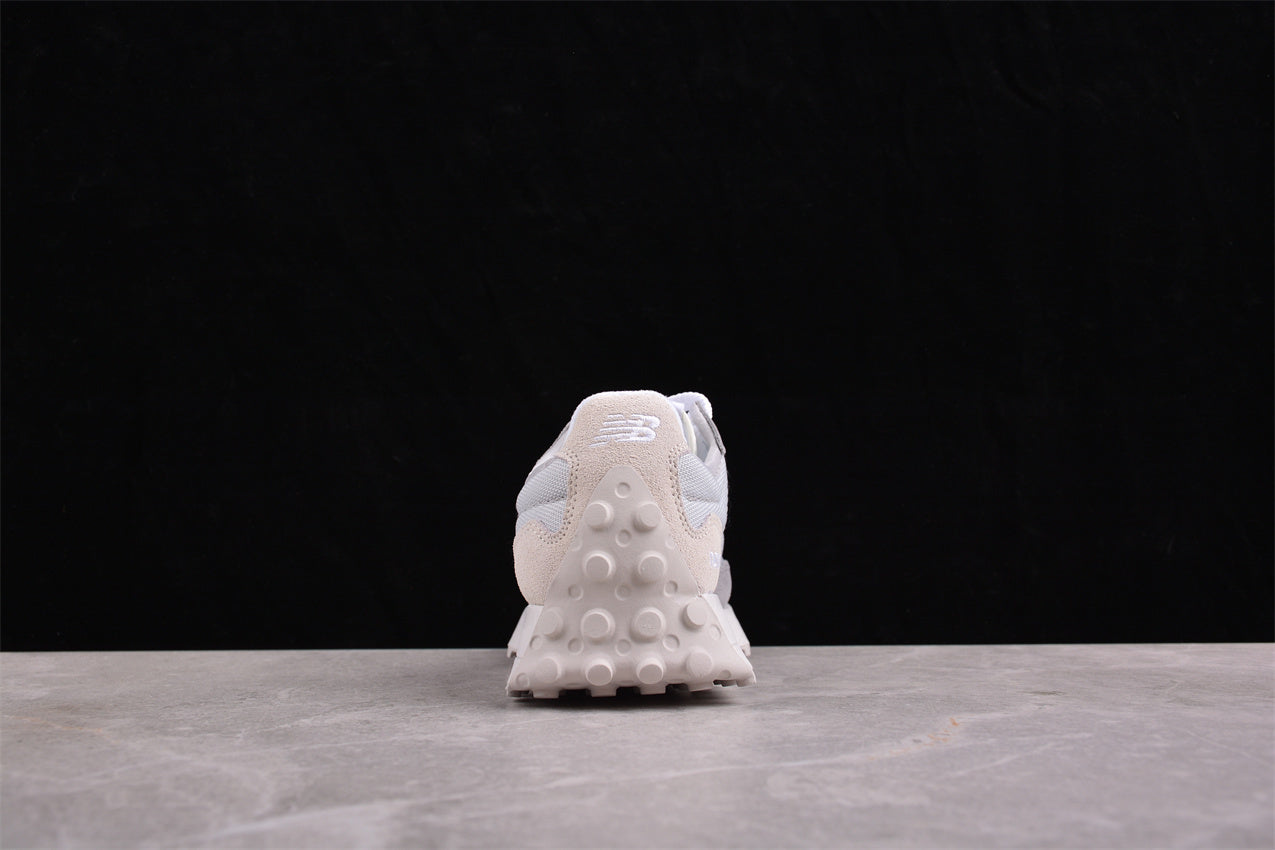 NB 327 gris claro y blanco