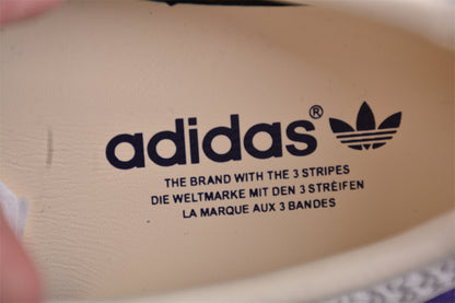 Gazelle morado y blanco