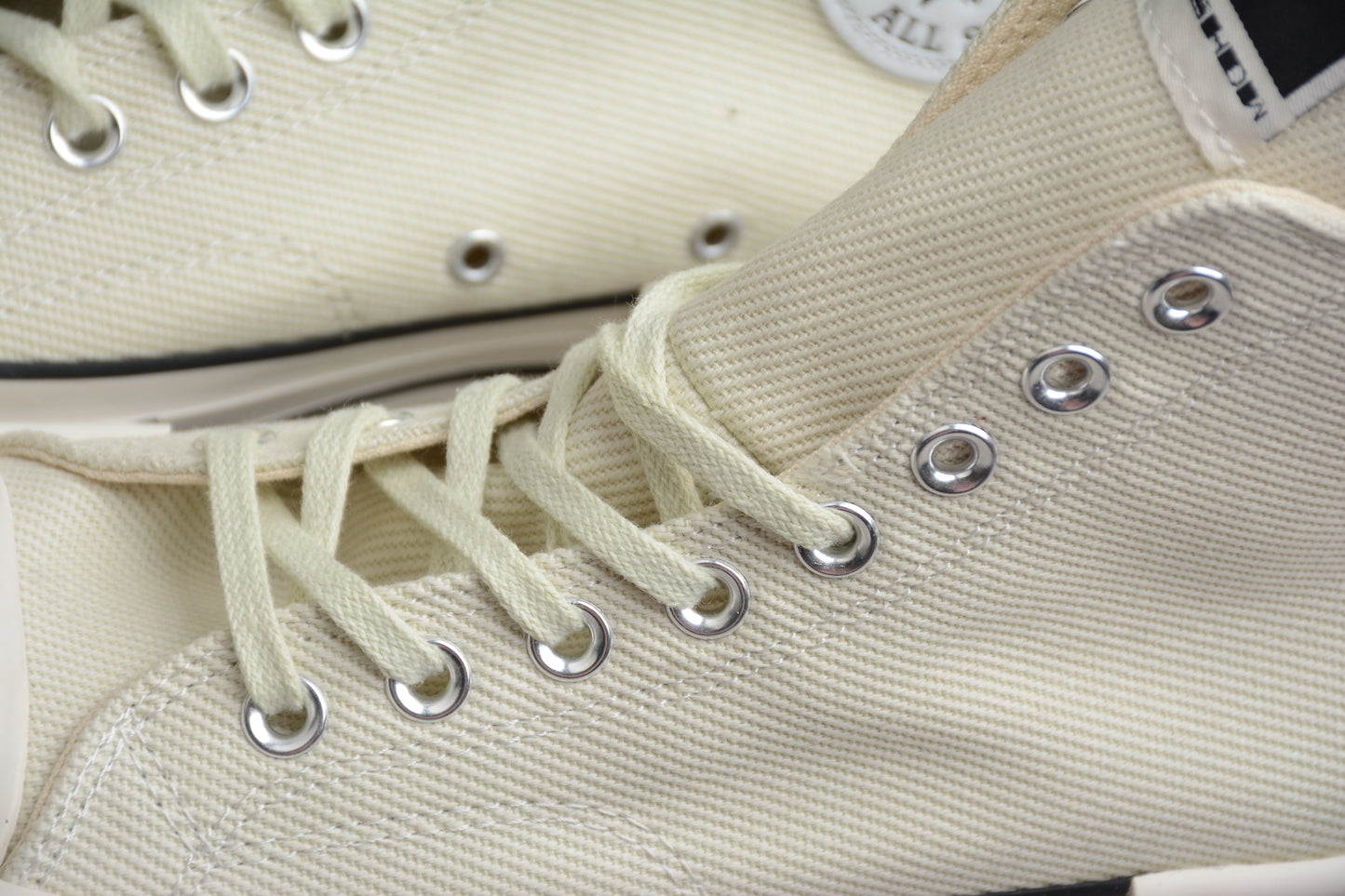 Chuck 70 Plus HI blanco y negro