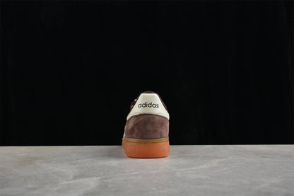 Sporty & Rich marrón y blanco