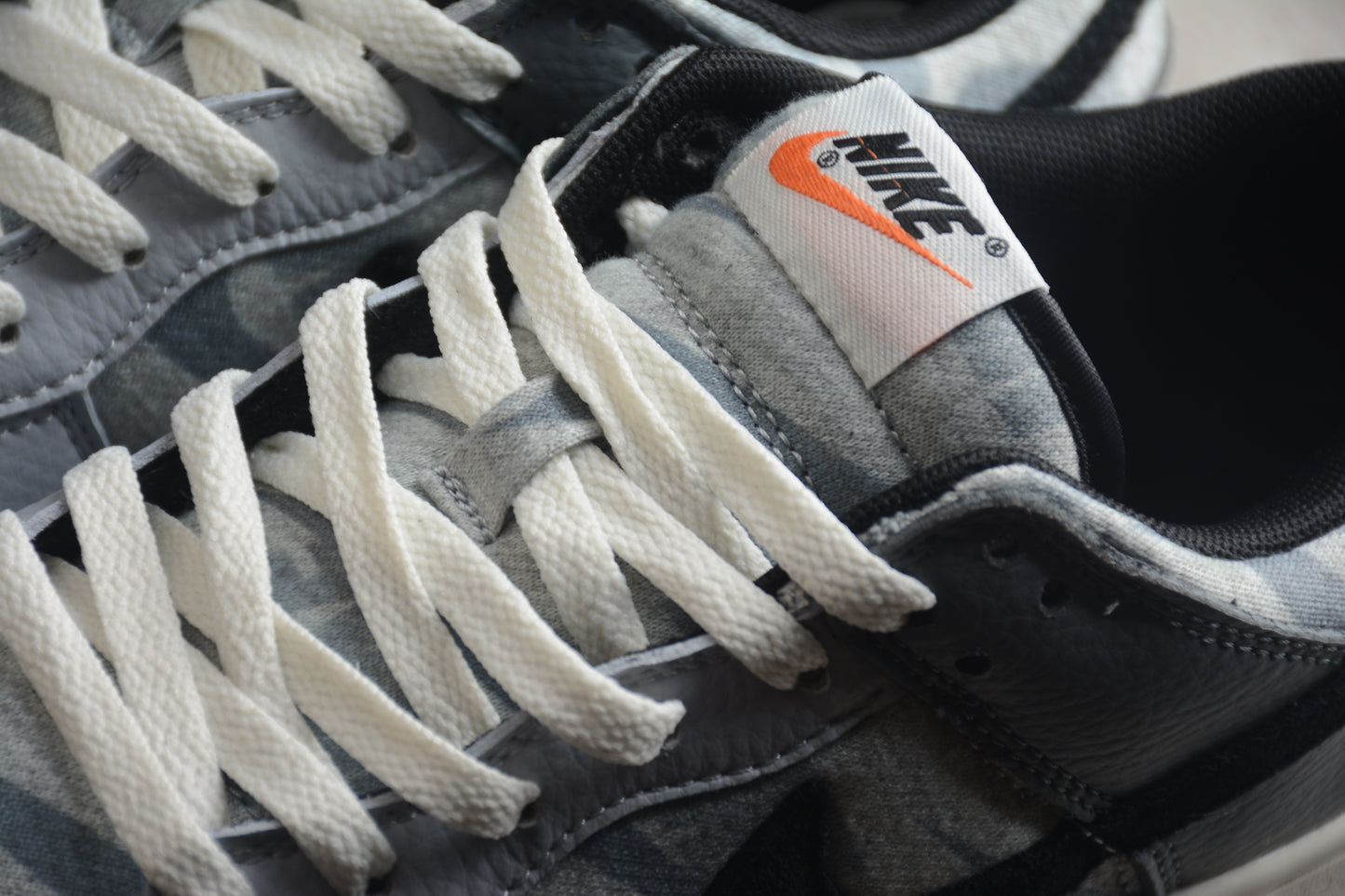 Dunk Low gris y off noir